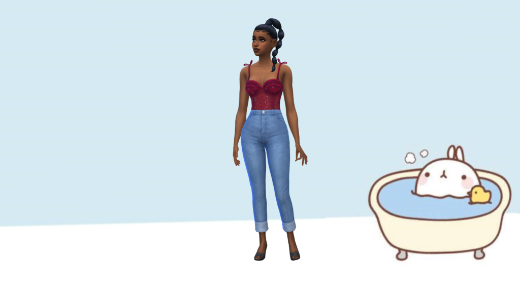 Un sim con pantalones vaqueros de talle alto azules y un body corsé rojo con el pelo recogido en una trenza. Este sim está de pie sobre un fondo con un suelo blanco, azul detrás de ellos y una bañera estilo Kawaii al lado.