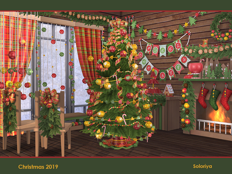 Una habitación navideña completamente decorada con guirnaldas, banderines, un árbol, una chimenea y sillas completamente decoradas con luces