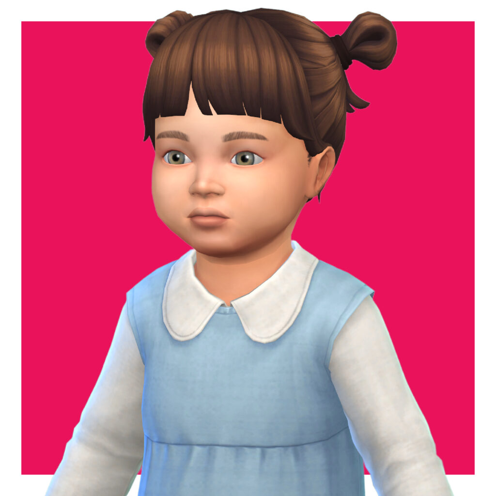 Un niño pequeño de Los Sims 4 que lleva una camisa de manga larga con cuello tipo Peter Pan, tiene el cabello en dos moños a cada lado de la cabeza y tiene flequillo.