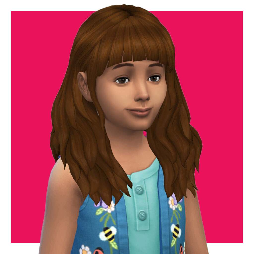 Un niño en Los Sims 4 en un fondo rosa. Este sim lleva un vestido azul con un chaleco de mezclilla cubierto de parches, su pelo personalizado es de longitud media con las orejas expuestas y flequillos con piezas que enmarcan el rostro.