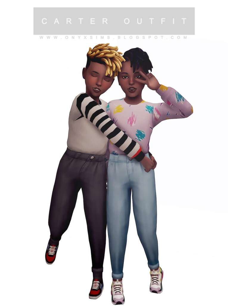Dos sims abrazándose con prendas con suéteres estampados metidos en un par de jeans