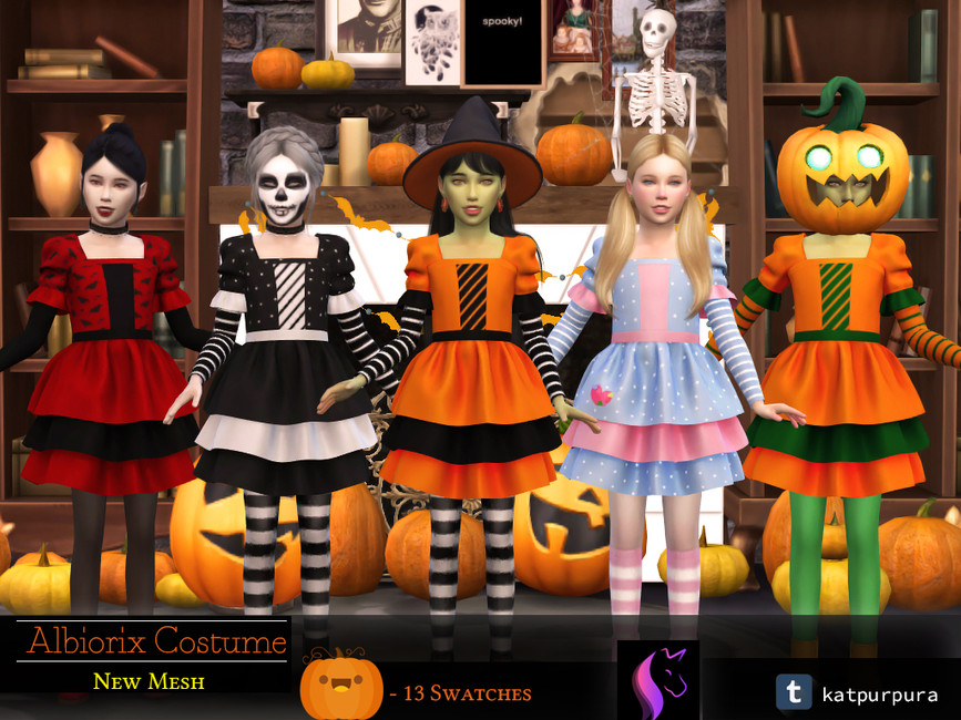 Cinco sims con maquillaje o sombreros de Halloween diferentes, luciendo divertidos vestidos CC en Los Sims 4