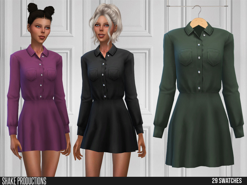 Dos sims con expresiones tímidas que llevan puesto un vestido ajustado con cuello en color morado y negro.