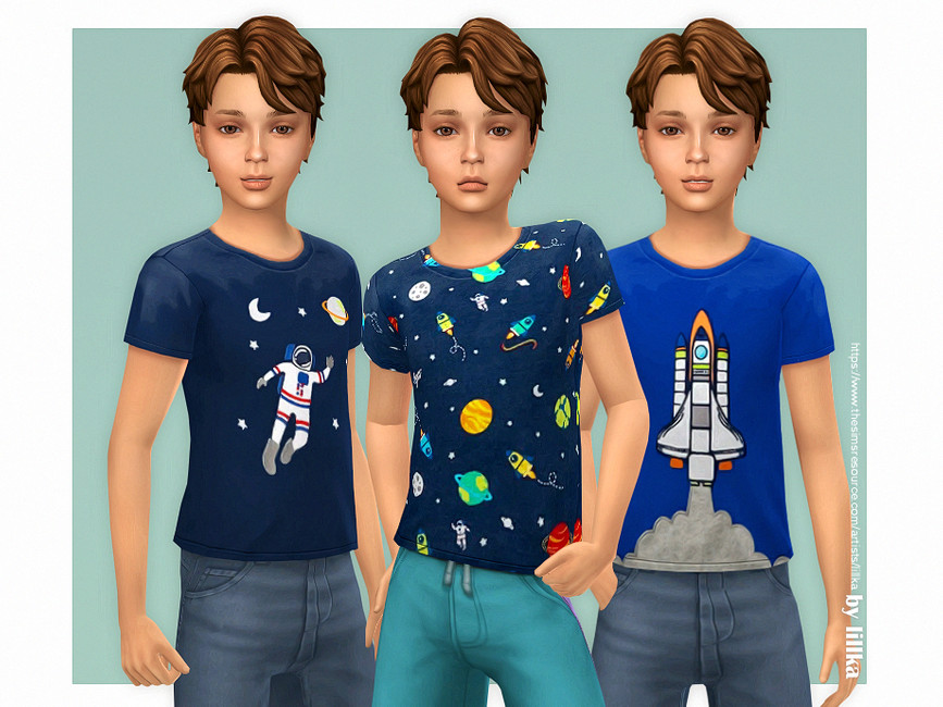 El mismo personaje de Los Sims 4 tres veces, este Sim niño lleva puesto una camiseta CC de forma sencilla con diseños espaciales.