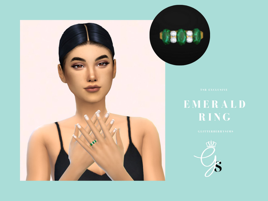 Un Sim con cabello negro y una camiseta de tirantes negra. Cruzan las manos frente a su pecho y llevan puesto un anillo de esmeralda verde de Los Sims 4. 