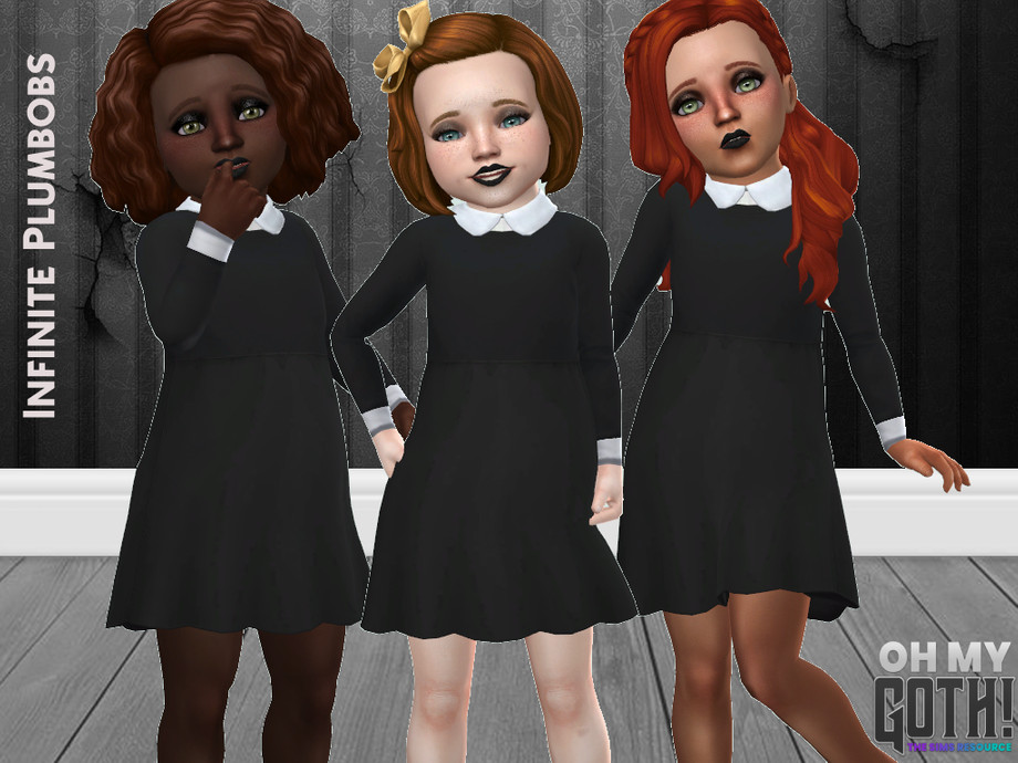 Tres personajes de niña pequeña de Los Sims 4 vistiendo vestidos góticos inspirados en Wednesday Addams y parados uno al lado del otro.